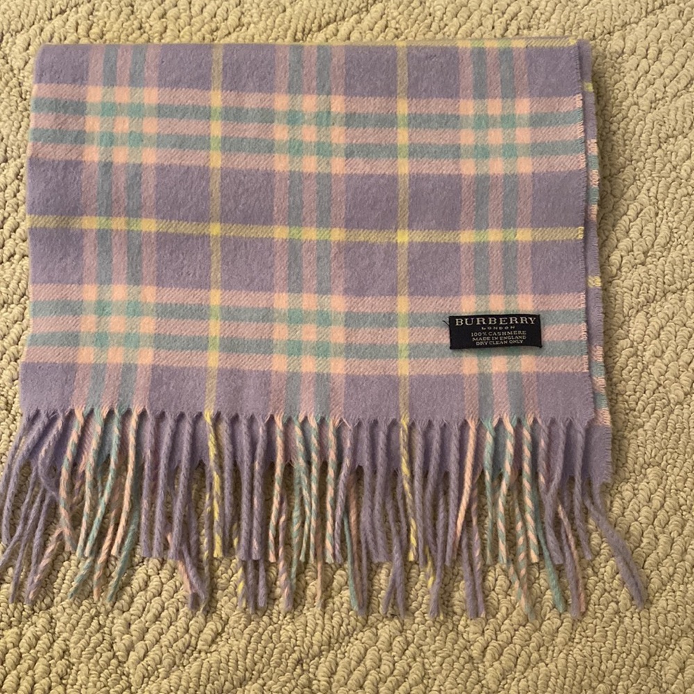100% cashmere authentic Burberry scarf
